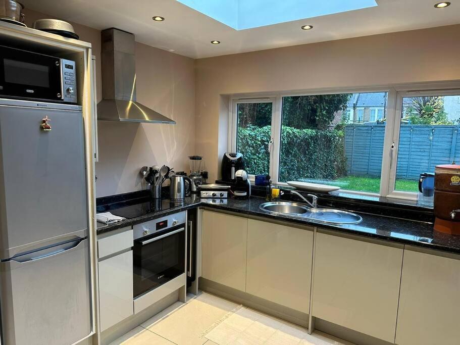 Lovely 2 Bedroom Ground Floor Flat With Garden. London Exterior photo